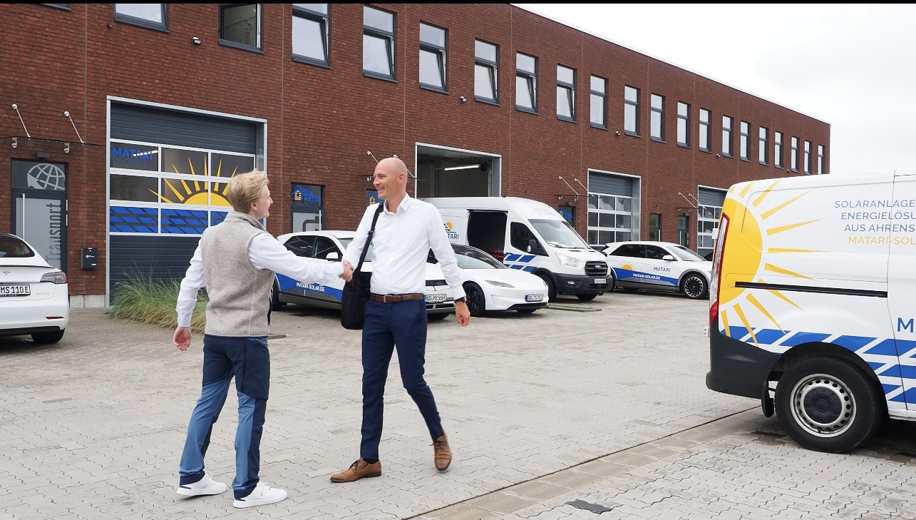 Monteur für Photovoltaikanlagen